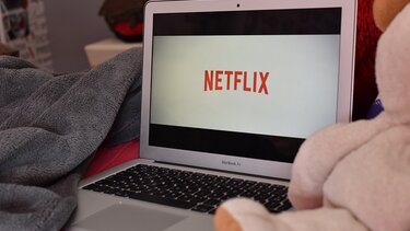 Το Netflix κόβει τους δανεικούς κωδικούς