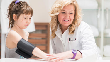 Παρέμβαση Συντυχάκη για την έλλειψη σχολικών νοσηλευτών