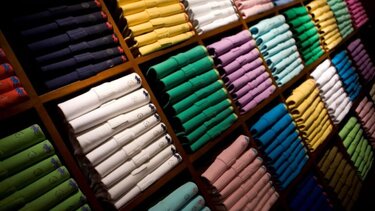 Πώς όλος ο κόσμος γέμισε μπλουζάκια με το αλογάκι: Το απόλυτο success story της μόδας