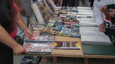 Μανία με αυτοκόλλητα στη Λατινική Αμερική ενόψει Μουντιάλ