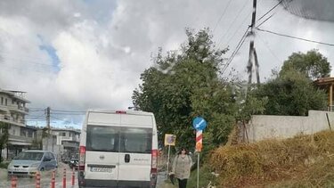 Φτιάχνουμε κόμβους, ξεχνάμε τους πεζούς...