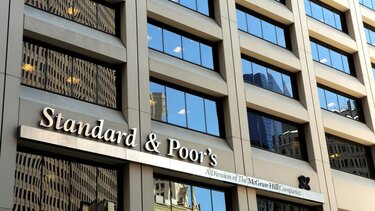 Αισιόδοξη και η S&P για τις ελληνικές τράπεζες