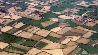 «Παράθυρο» για δόμηση στα όρια των οικισμών