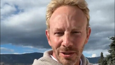 Ian Ziering: Ο «Στιβ» από τα «Χτυποκάρδια στο Beverly Hills»​​​​​​​ είναι στην Ελλάδα