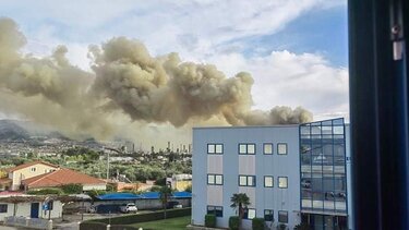 Πυρκαγιά στον Ασπρόπυργο: Στάλθηκε μήνυμα από το 112