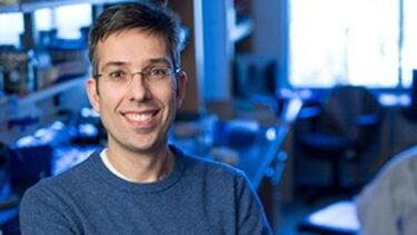 Με τον καθηγητή Αντώνη Ρόκα η σημερινή Δαρβινική Δευτέρα