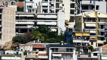 Φθηνά ακίνητα με μικρό δάνειο αγοράζουν οι Έλληνες