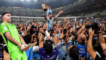  Μέσι-Μαρτίνες, όπως Τζόρνταν-Πίπεν