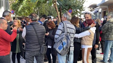 Παραμένουν στις θέσεις τους, αλλά παρατείνεται η αγωνία τους...