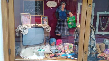 Μια βιτρίνα - κόσμημα ξυπνά μνήμες