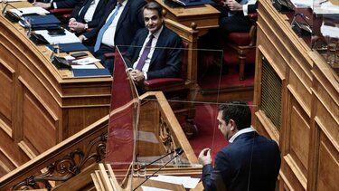 Η απάντηση του Μαξίμου στον Τσίπρα: "Ας τολμήσει να προβεί σε πρόταση μομφής"