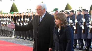 Κατερίνα Σακελλαροπούλου: «Απόλυτη σύμπνοια» με τον Σταϊνμάιερ απέναντι στον τουρκικό αναθεωρητισμό