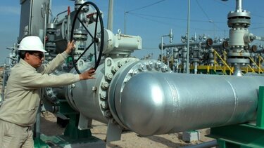 Γαλλία: Το μεγαλύτερο συνδικάτο καλεί σε πολυήμερη απεργία στα διυλιστήρια