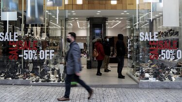 Πότε αρχίζουν οι χειμερινές εκπτώσεις; Συμβουλές για τους καταναλωτές