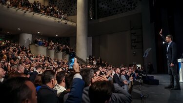 Η ατάκα Μητσοτάκη που τους σήκωσε όλους όρθιους!