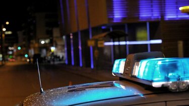 Μεθυσμένος επιτέθηκε στην πρώην σύζυγό του, στον γιο της και σε αστυνομικούς