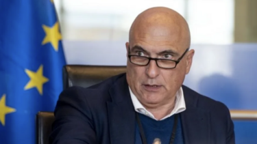 Qatargate: O Κοτσολίνο αποποιήθηκε την βουλευτική του ασυλία 