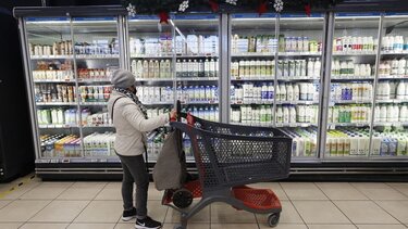 Ράλι ανόδου στις τιμές των τροφίμων – Νέο σοκ με τα επιτόκια από την ΕΚΤ