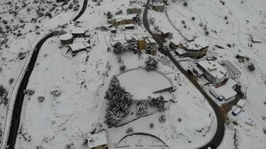 Τα χιονισμένα Ανώγεια από ψηλά