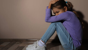 Φρίκη με υπόθεση ασέλγειας 12χρονης από τον θείο της