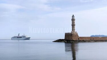 Σε κλινική από το κρουαζιερόπλοιο ένας επιβάτης κι ένα μέλος πληρώματος