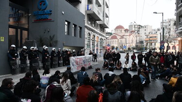 Κινητοποιήσεις στη σκιά της εθνικής τραγωδίας