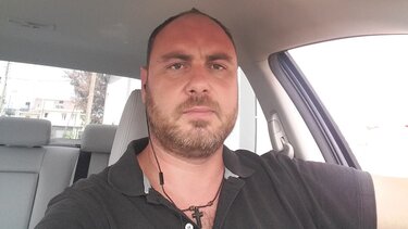 Συγχαίρουν τον γενναίο αστυνομικό για τη διάσωση του πολίτη