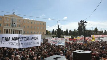 Σε απεργιακό κλοιό η χώρα, μια εβδομάδα μετά την τραγωδία των Τεμπών