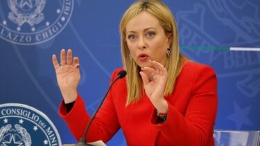 Μελόνι: Τα κόμματα που εκπροσωπούν τη δεξιά στο κοινοβούλιο είναι ασύμβατα με κάθε νοσταγλία του φασισμού