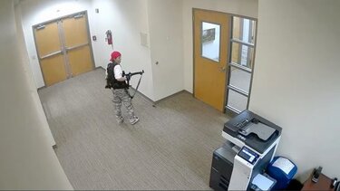 Μακελειό στο Νάσβιλ: Η στιγμή που οι αστυνομικοί πυροβολούν την 28χρονη