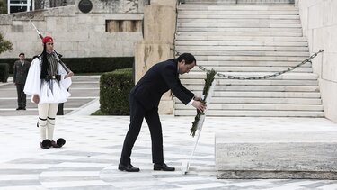 Στεφάνι στο Μνημείο του Αγνώστου Στρατιώτη κατέθεσε ο Νίκος Χριστοδουλίδης