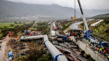 Τέμπη: Τα μοιραία λάθη, οι διαχρονικές παθογένειες και το αναπάντητο ερώτημα για την έκρηξη