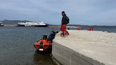 "Ξινό" του βγήκε το μπάνιο ανήμερα του Πάσχα - Από την παραλία στο νοσοκομείο