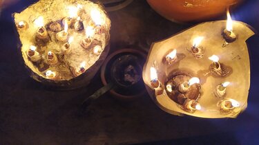 Σαλιγκάρια έγιναν "πυροφάνια" και στόλισαν χωριό της Κρήτης!