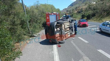 Ένας τραυματίας από ανατροπή ΙΧ στα Χανιά