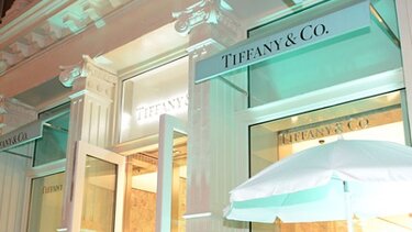 Bernard Arnault: Διέταξε ανακαίνιση για το κατάστημα Tiffany’s Fifth Avenue όταν χάθηκε μέσα σε αυτό