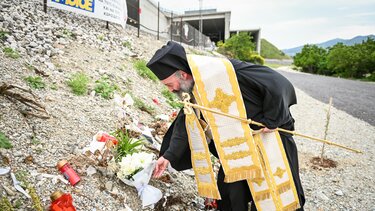 Τρισάγιο για τα θύματα της τραγωδίας στα Τέμπη από τον Αρχιεπίσκοπο Αυστραλίας 