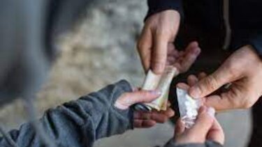 Ηράκλειο: η ΕΛ.ΑΣ «καθαρίζει» τα πάρκα της πόλης από παραβατικά στοιχεία 