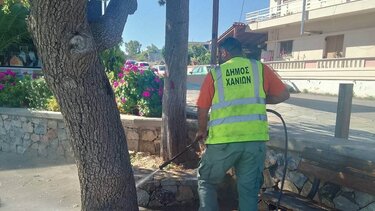 Καθαρισμοί σε πλατείες του Δήμου Χανίων