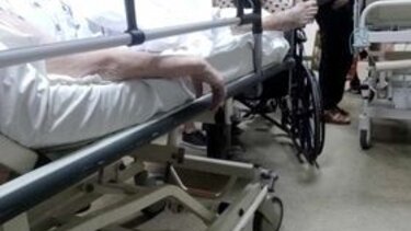 8 ώρες στην αναμονή για να τη δουν γιατροί!