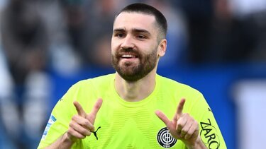 Ο Τοράλ φεύγει, ο χαφ έρχεται