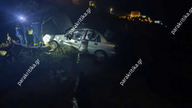 Αυτοκίνητο έπεσε σε γκρεμό - Εγκλωβίστηκαν δύο άτομα