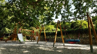 Μια νέα σύγχρονη παιδική χαρά για το Φόδελε