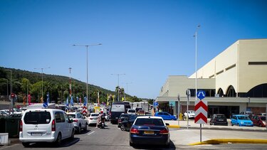 Στη Ρόδο προσωπικό του ΥΠΕΞ - Εγκαθίσταται Help Desk στο αεροδρόμιο