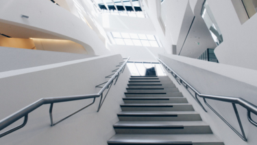 Νοσηλευόταν στο ΠΑΓΝΗ, έπεσε από τη σκάλα, κατέληξε μετά από ένα μήνα