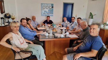 Συζήτησαν το ενδεχόμενο προαιρετικής λειτουργίας των καταστημάτων τις Κυριακές