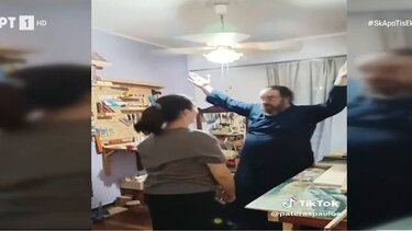 Viral ιερέας στο TikTok με τις χορευτικές του φιγούρες!