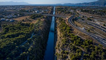 Κόρινθος: Πλοίο προσέκρουσε στον δίαυλο της διώρυγας
