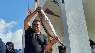 Μετά τα αρραβωνιάσματα ήρθε και η τυχερή κλήρωση για τον Κωστή που αγάπησε την 82χρονη Παρασκιώ