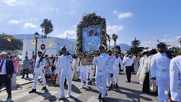 Πάρος: Με λαμπρότητα γιόρτασαν τον Δεκαπενταύγουστο στην Παναγία την Εκατονταπυλιανή